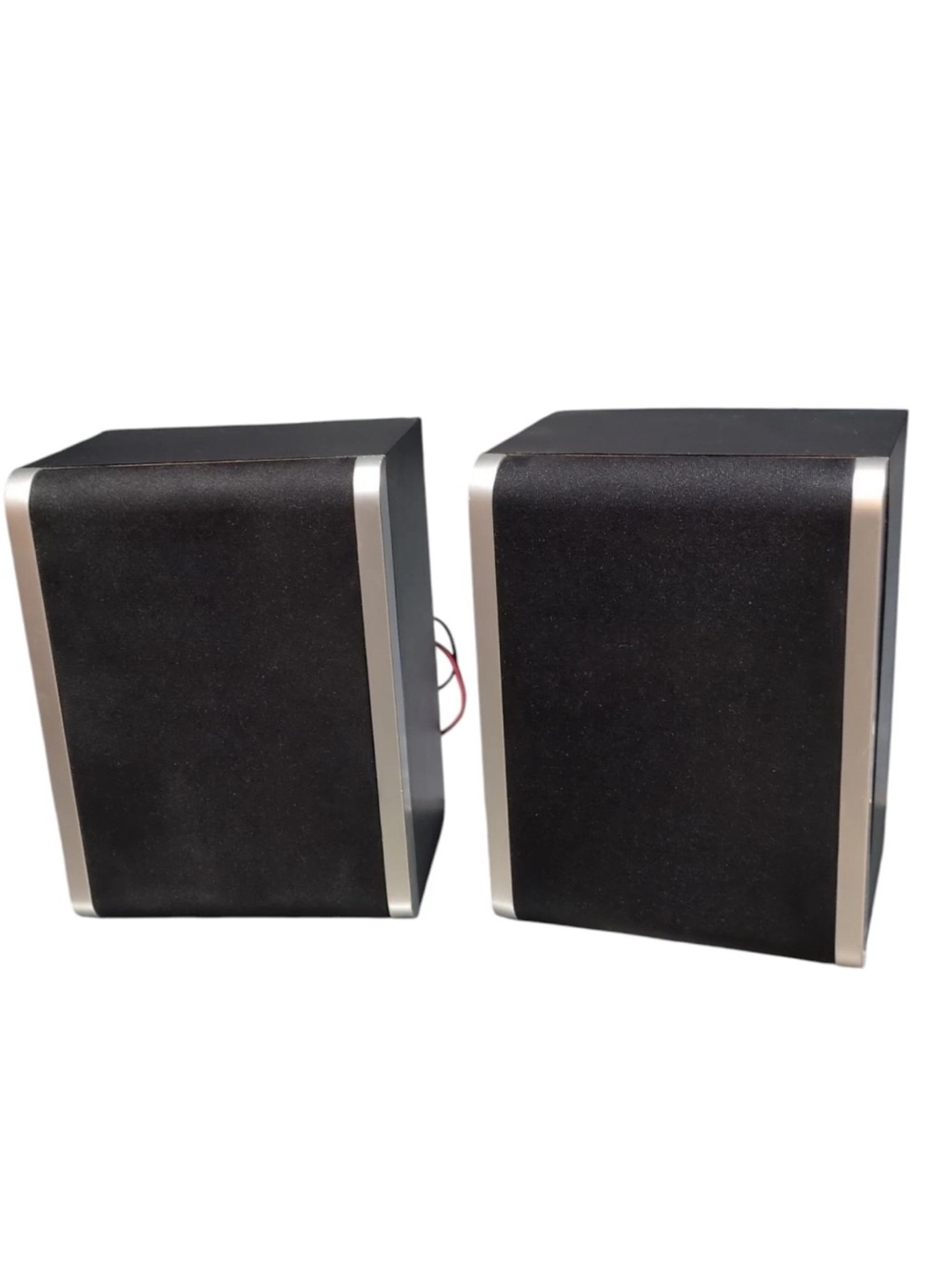 Emerson 4 OHM Wall Mount Or Shelf Speakers No. 60-1431 7" Speakers From ES1065
